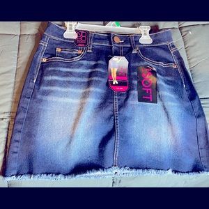 Juniors Mid Rise Denim Skirt with Fringes Hem